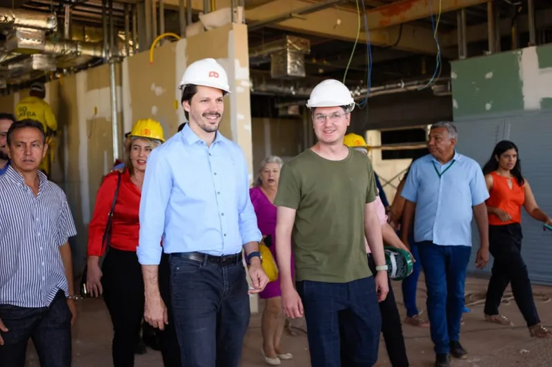 Governador em exercício Daniel Vilela visita a estrutura do Hospital Estadual de Águas Lindas, que será entregue ainda este ano (Foto: Lucas Diener)