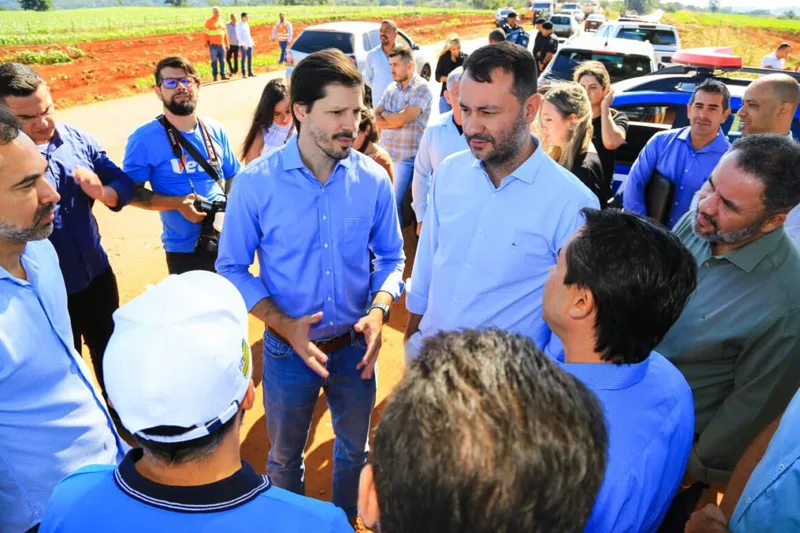 Daniel Vilela em vistoria às obras da GO-010: “Mais uma obra importante e impactante para nossa região Metropolitana e para os municípios vizinhos” (Foto: Wesley Costa)