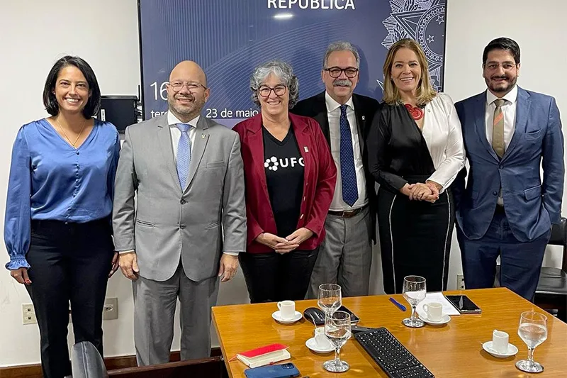 Deputada Federal Lêda Borges em audiência no Palácio do Planalto para tratar da instalação da UFG do Entorno Sul / Foto: Reprodução Instagram @ledaborgesm