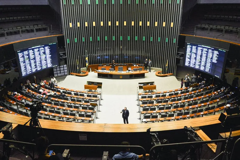 Foram 325 votos favoráveis e 36 contrários ao parecer final de Jack Rocha, definido após negociação entre os líderes partidários. Foto: Antonio Cruz/ Agência Brasil
