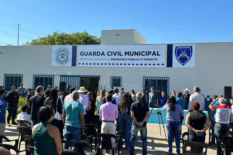 A solenidade de inauguração contou com a presença de vereadores da base, secretários municipais, servidores públicos e representantes da Caixa Econômica Federal. Foto: Prefeitura de Cidade Ocidental.