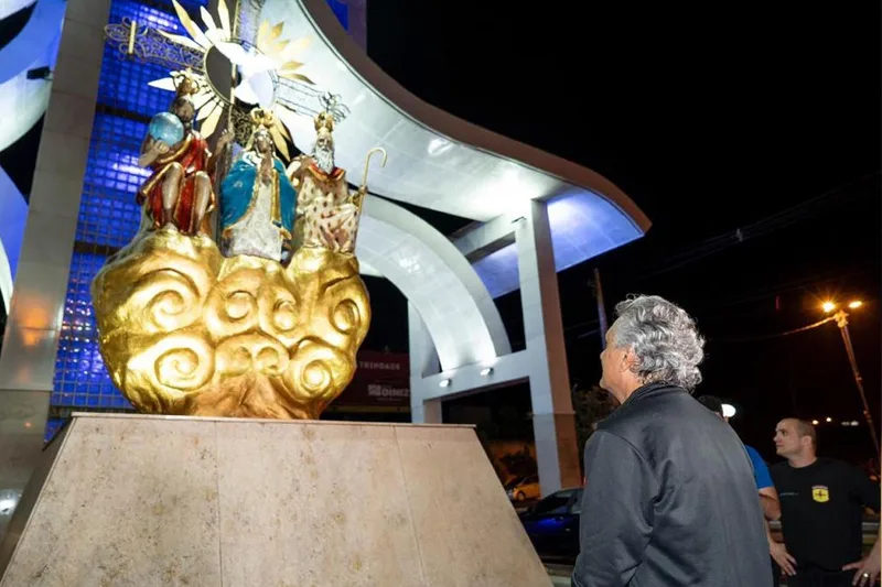 Governador Ronaldo Caiado sancionada lei que concede título de “Capital da Fé” a Trindade. Foto: Secom