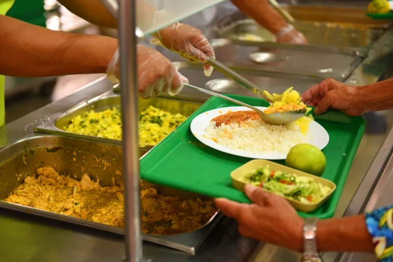 Programa Restaurante do Bem e Banco de Alimentos atendem famílias goianas em situação de vulnerabilidade social, especialmente àquelas que não têm nenhuma fonte de renda (Foto: Aline Cabral)