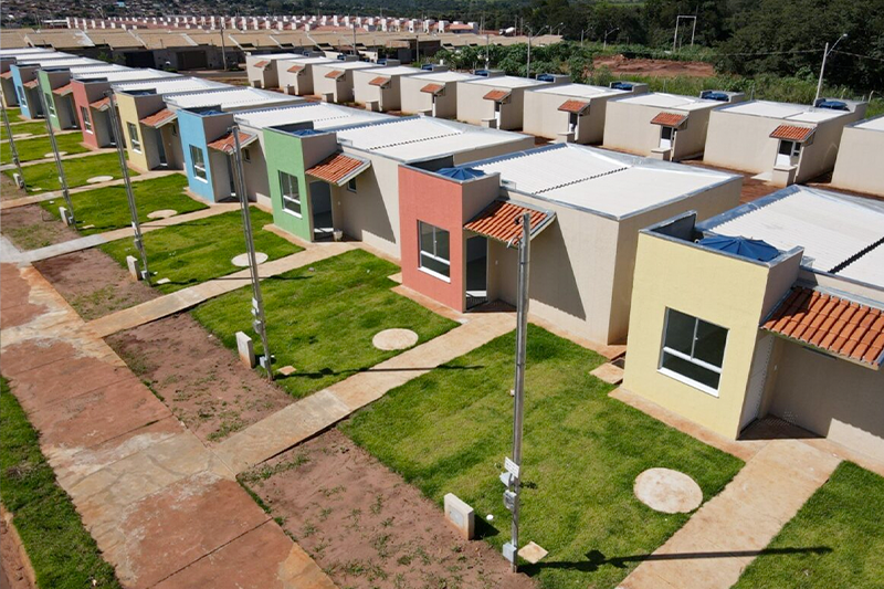 Governo de Goiás propõe e Assembleia aprova isenção de ITCD para famílias que vão receber casas a custo zero em programa de moradia social da Agehab. Foto: Agehab.