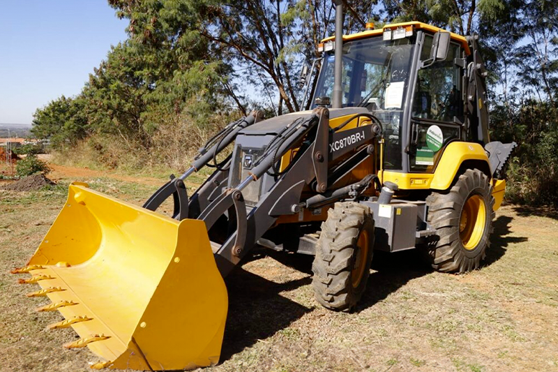 A retroescavadeira fornecerá suporte importante às atividades agrícolas do município. Foto: SECOM-PMVG.