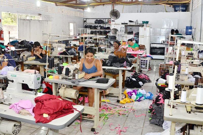 Iniciativas como o programa Cinturão da Moda, que está na capital e em vários municípios do interior, colaboram para o aquecimento da economia.Foto: Rodrigo Cabral.