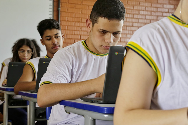 Ação do Governo de Goiás visa contribuir com o desempenho dos candidatos ao Enem nas provas, ampliando as chances de acesso ao ensino superior. Divulgação - Seduc/GO.