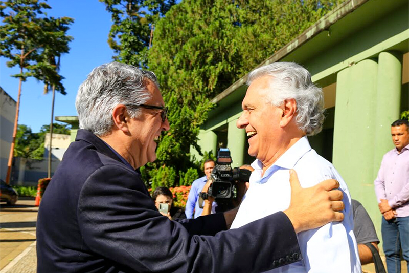 Ronaldo Caiado recebe ministro das Relações Institucionais, Alexandre Padilha, no Palácio das Esmeraldas, em Goiânia. Foto: Wesley Costa.