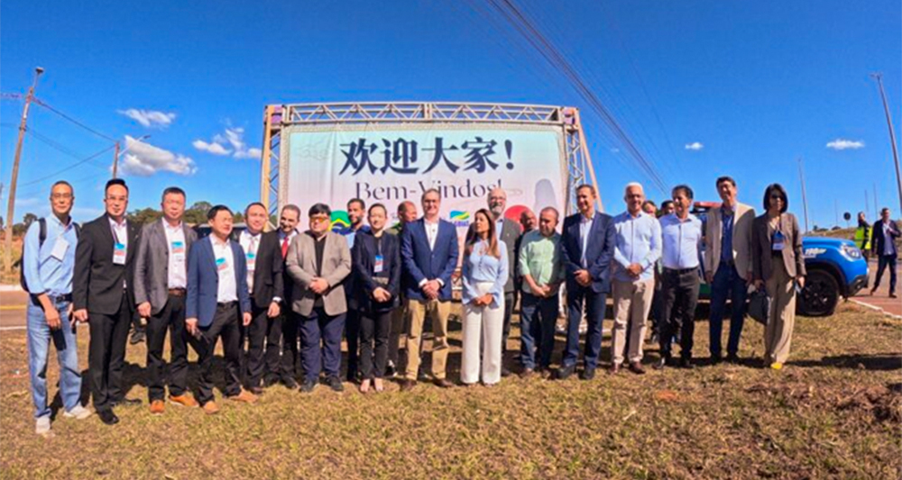 Grupo de Chineses visita obras do Polo Industrial Municipal.