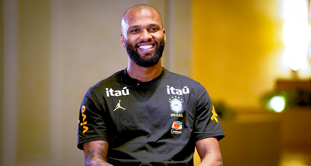 Igor Thiago com uniforme da Seleção Brasileira