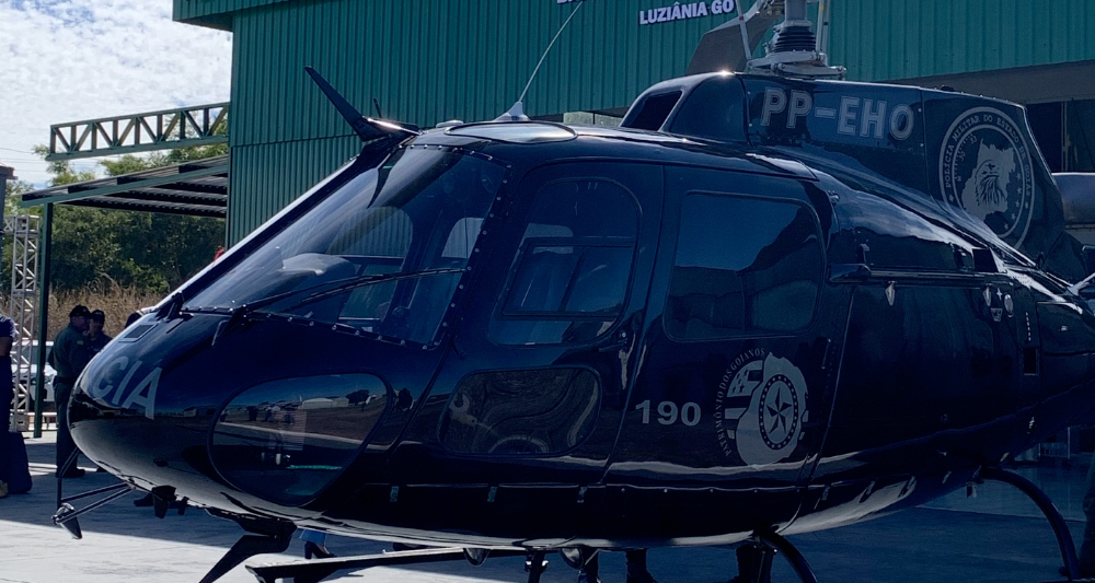 Helicóptero do Graer em frente à nova Base Operacional inaugurada em Luziânia, que reforçará a segurança pública no Entorno do Distrito Federal.