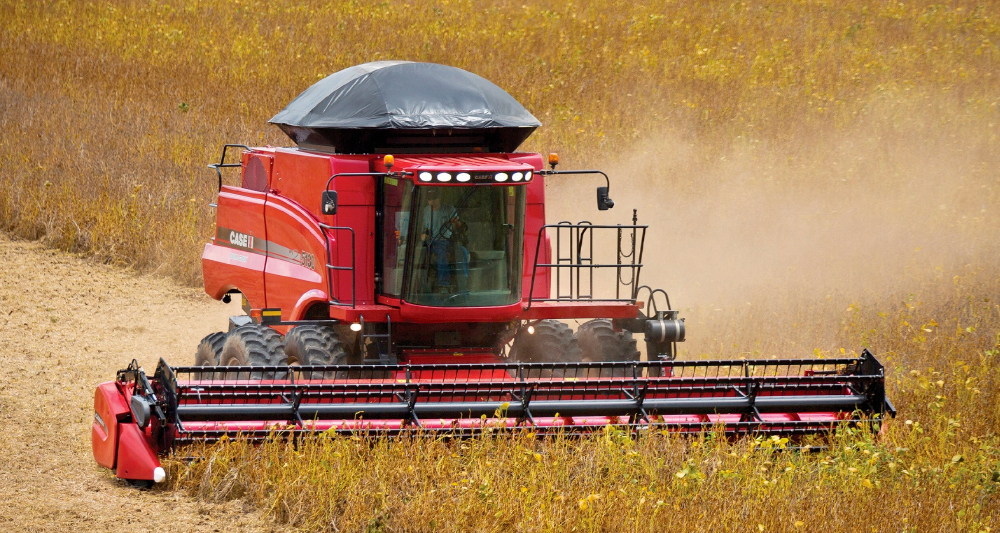 Máquinas agrícolas em indústria representam novo incentivo fiscal concedido pelo Governo de Goiás.