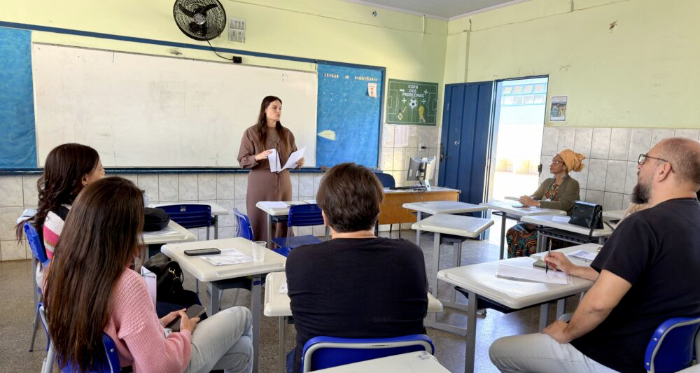 Participantes da 7ª Conferência Municipal de Saúde de Cidade Ocidental durante debates sobre o fortalecimento do SUS.
