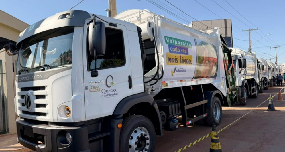 Novos caminhões reforçam a frota de limpeza urbana de Valparaíso de Goiás
